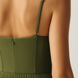 Vestido Olivia – Elegancia moderna con espalda descubierta