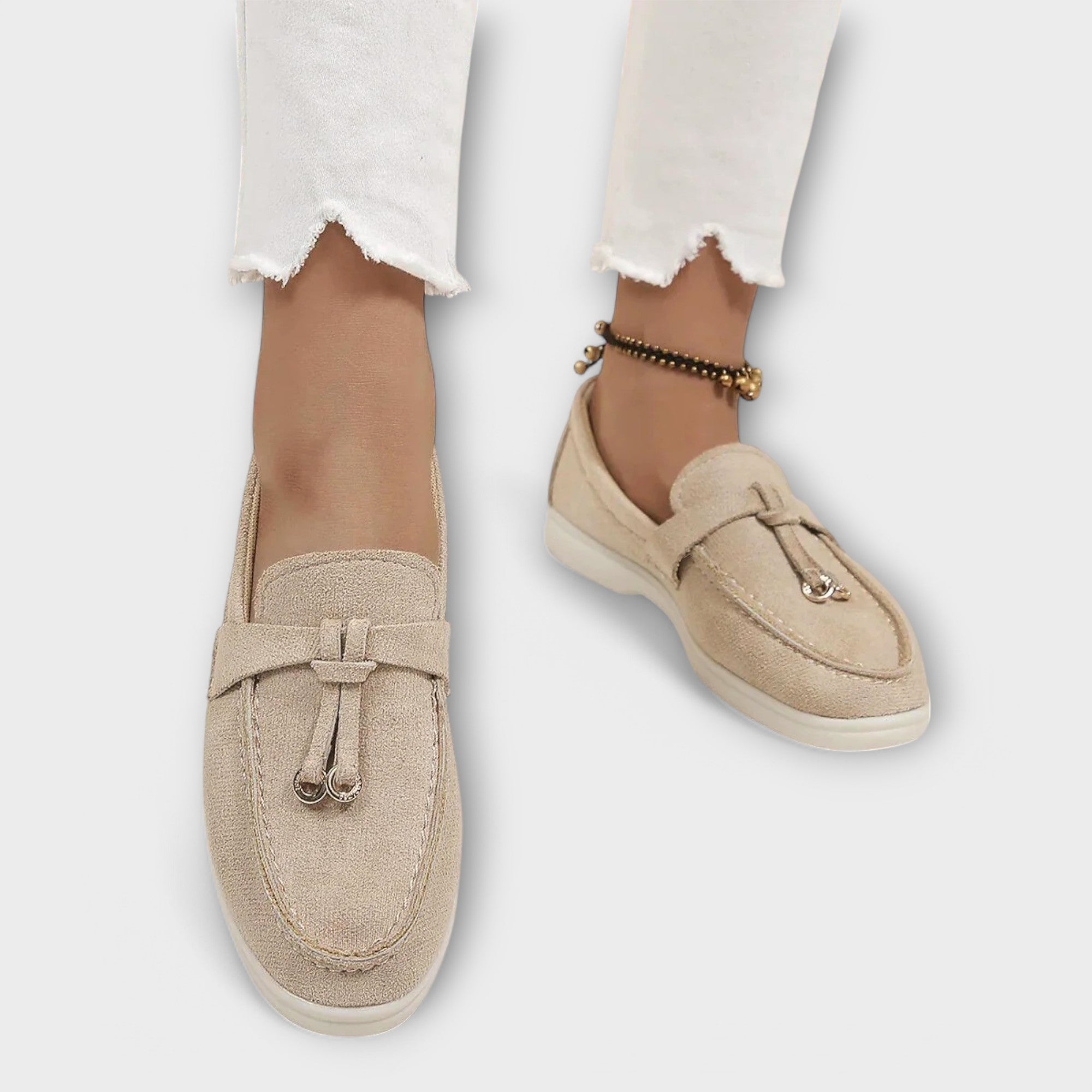 Gamila - Derby Elegante y Sofisticado