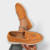 Gamila - Derby Elegante y Sofisticado